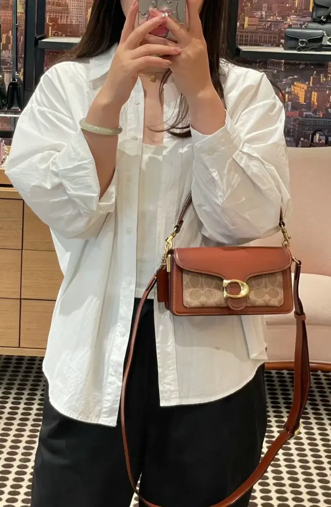 حقيبة COACH