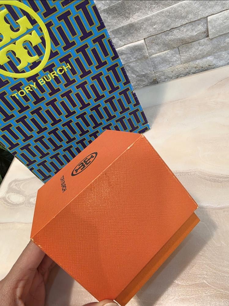 ساعة Tory Burch