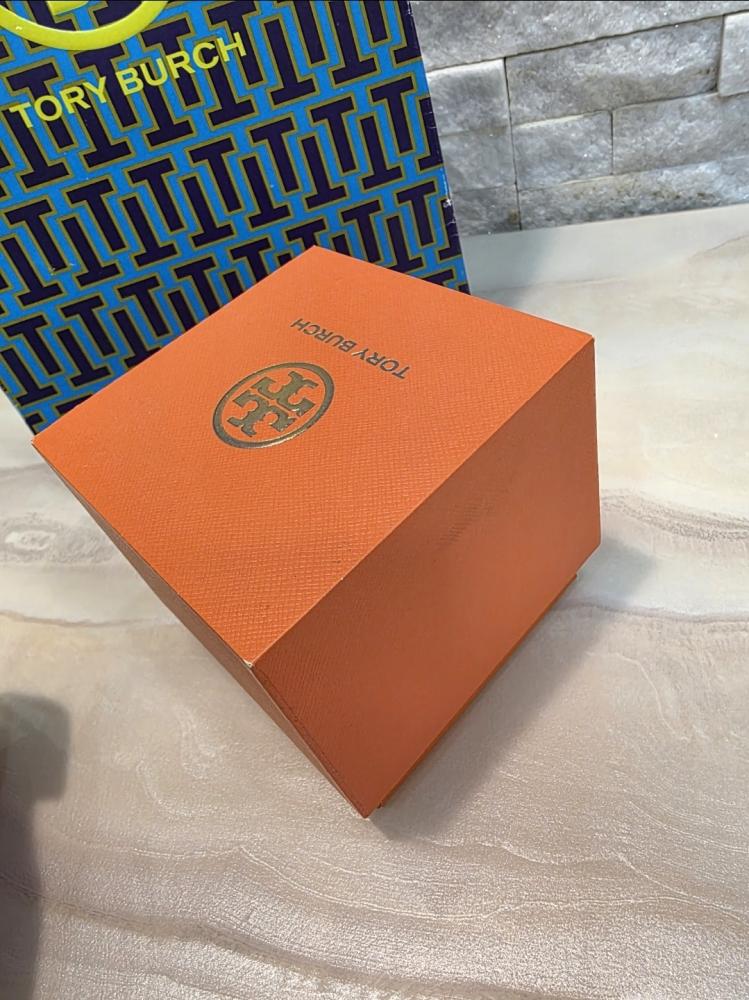 ساعة Tory Burch