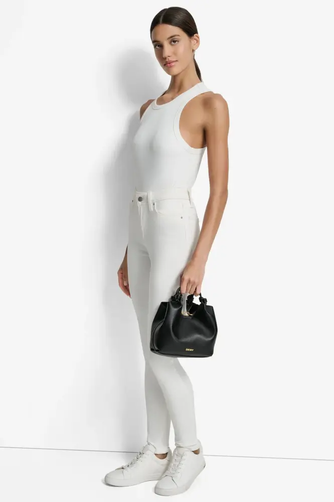 حقيبة DKNY