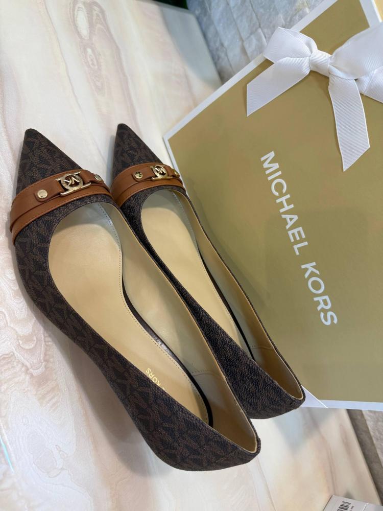 حذاء MICHAEL KORS مقاس 8.5 (39)
