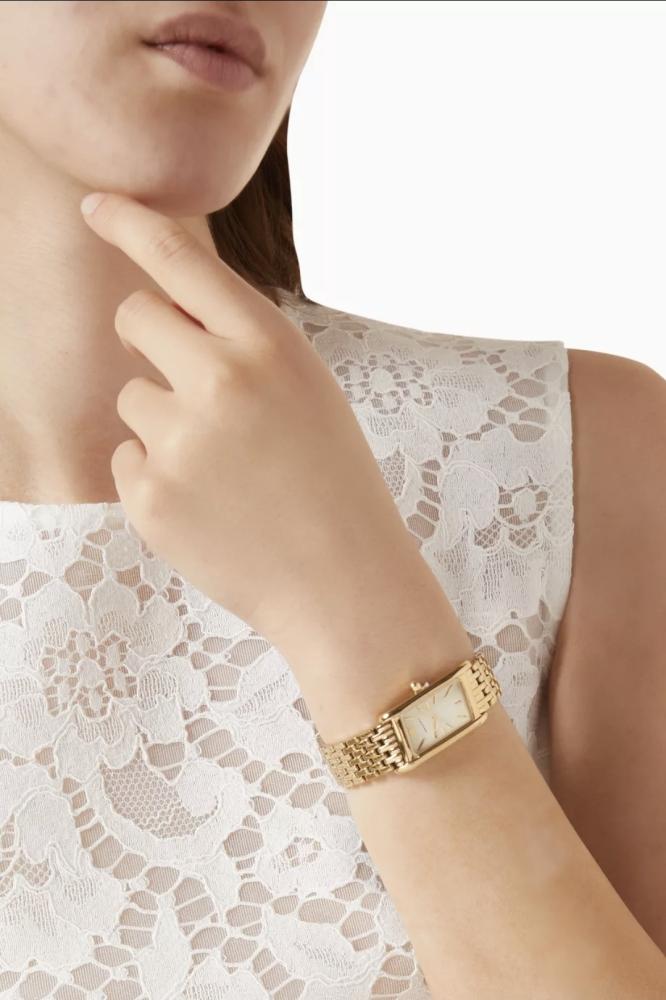 ساعة Tory Burch