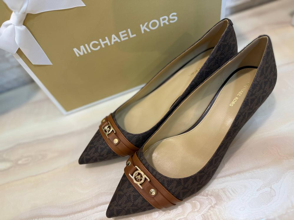 حذاء MICHAEL KORS مقاس 9 (40)