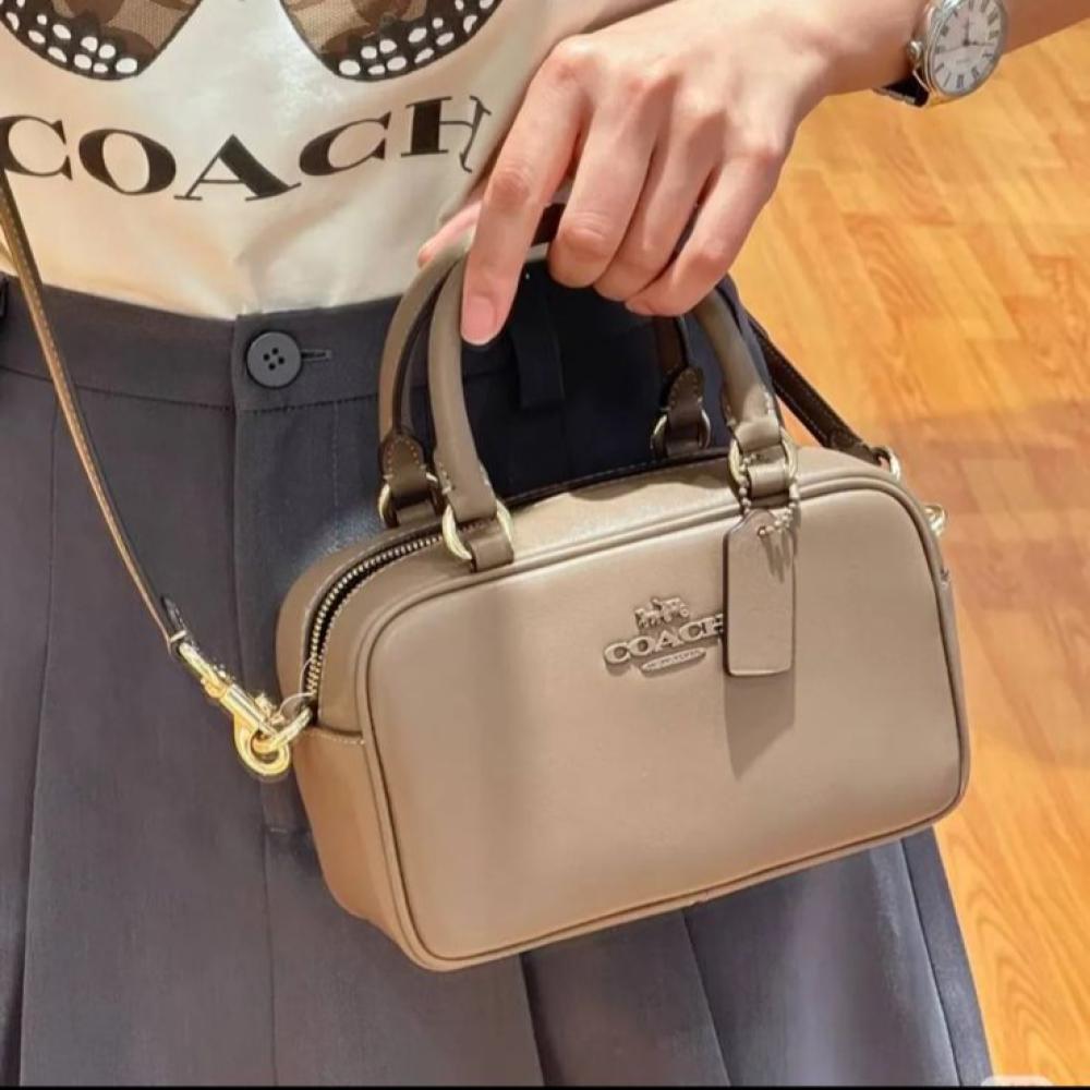 حقيبة COACH