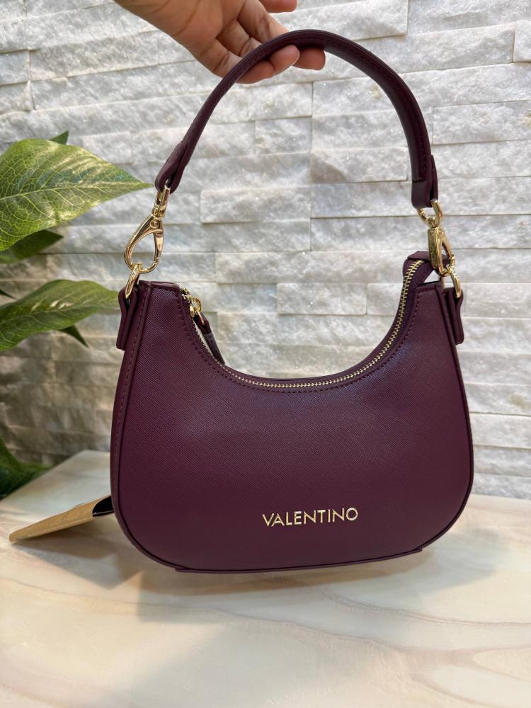 حقيبة Valentino