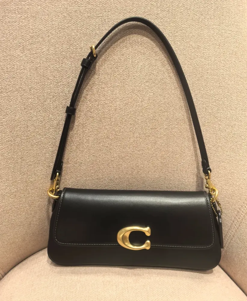 حقيبة COACH