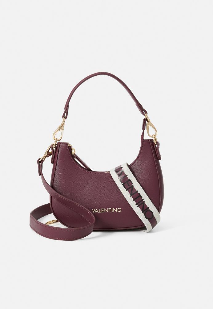 حقيبة Valentino