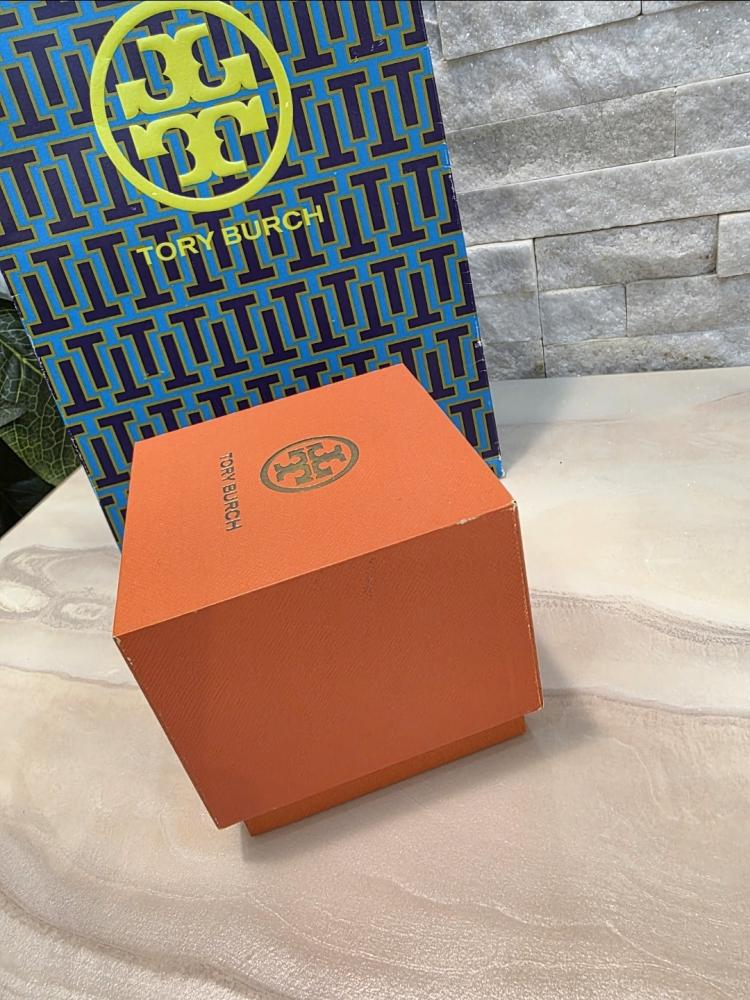 ساعة Tory Burch