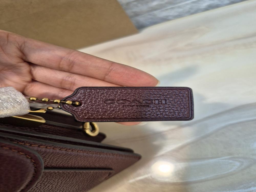 حقيبة COACH