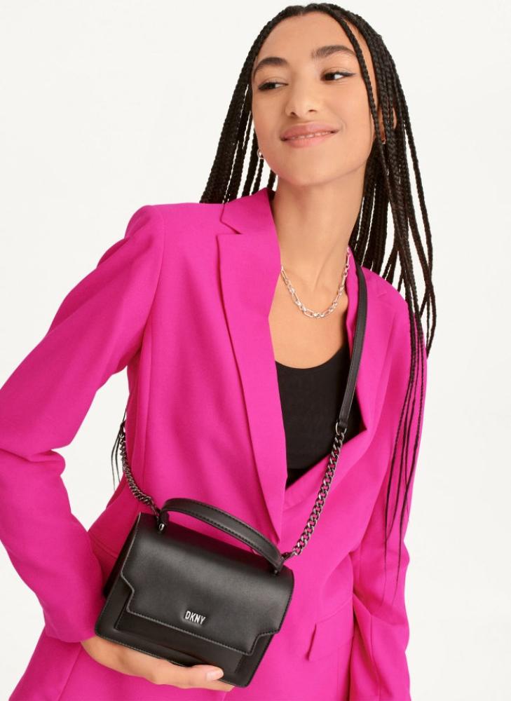 حقيبة DKNY