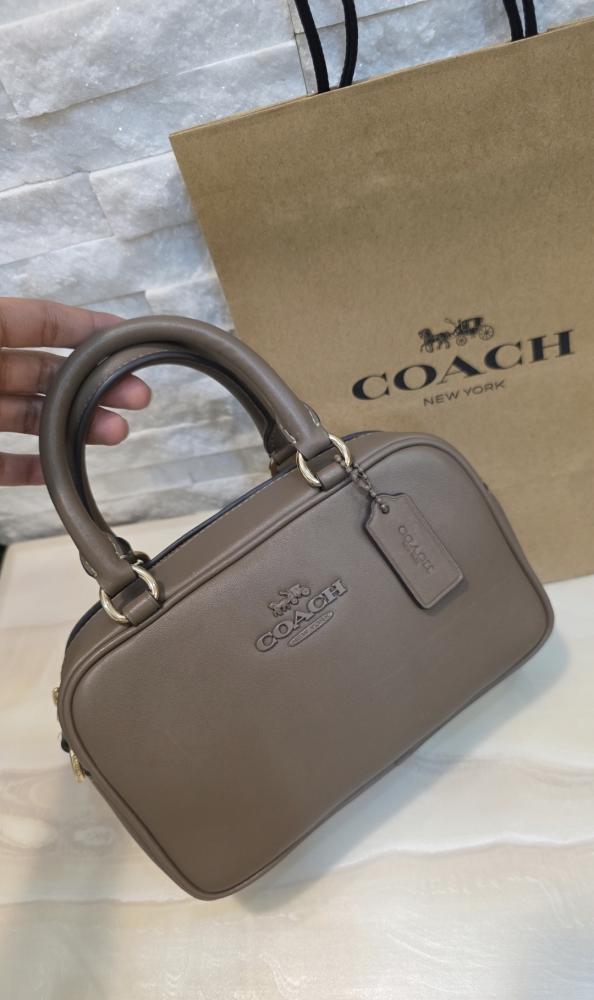 حقيبة COACH