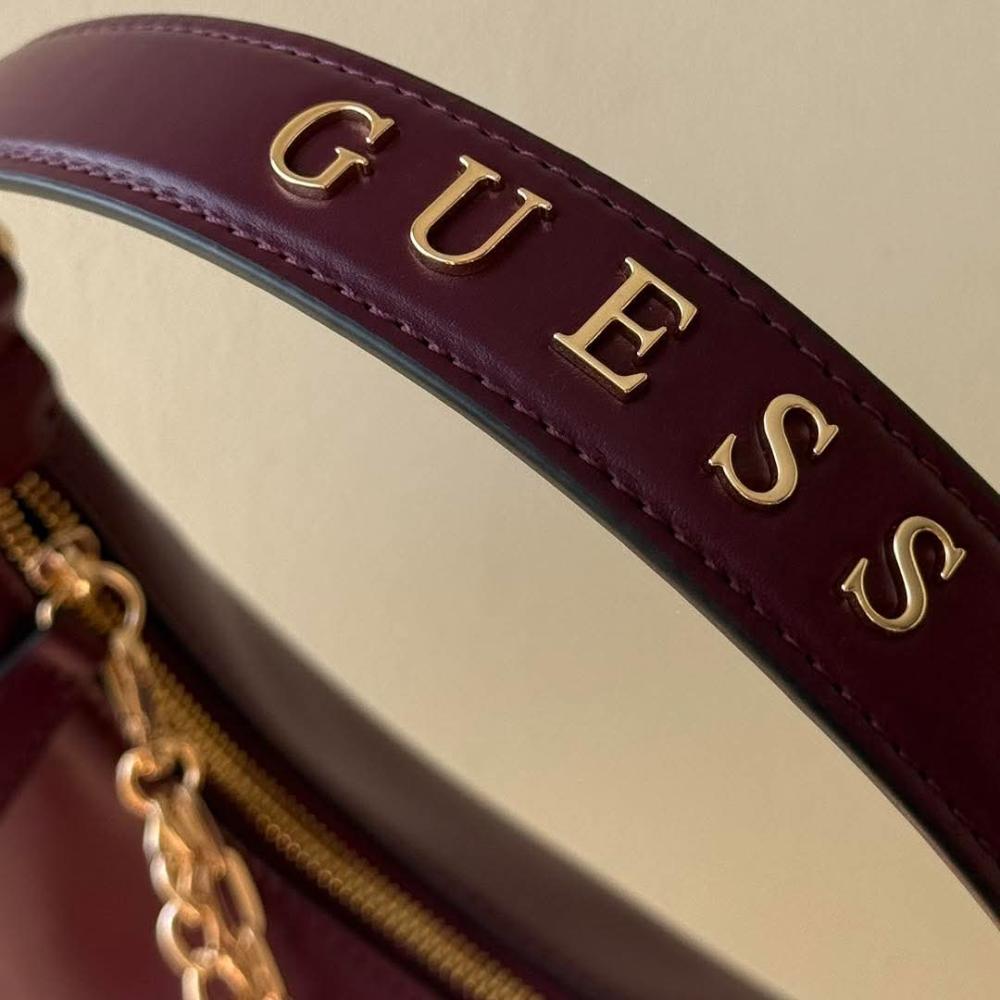 حقيبة GUESS