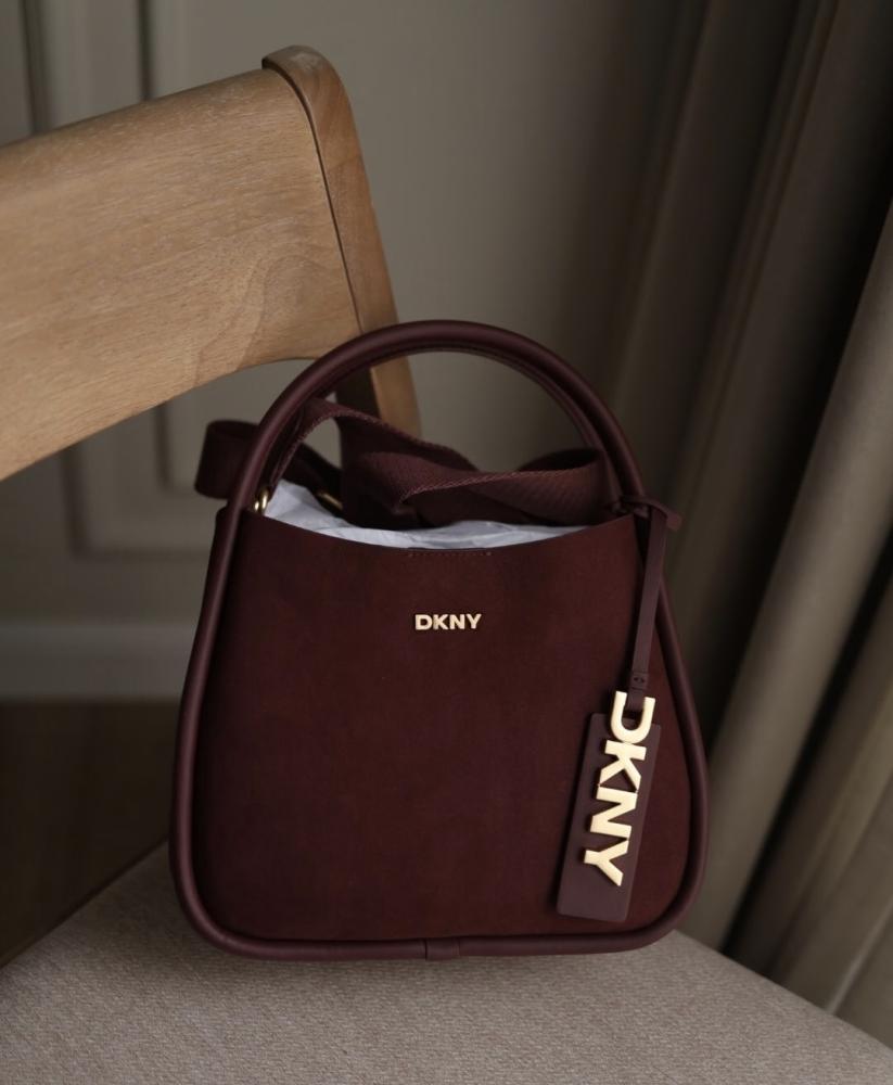 حقيبة DKNY