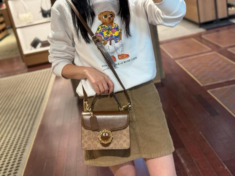 حقيبة COACH