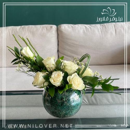 فازة ورد طاولة عمل