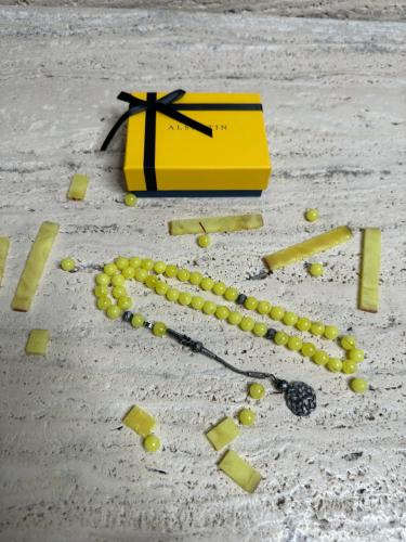 سبحة مصنوعة من بلاطة بكلايت المميزه مع طربزونة فضة...