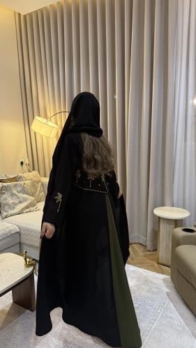 عباية كتان مع كسرات اخضر اليوم الوطني
