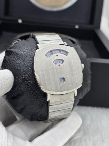 ساعة غوتشي نسائية