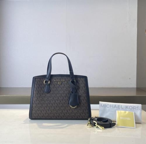 شنطة مايكل كورس