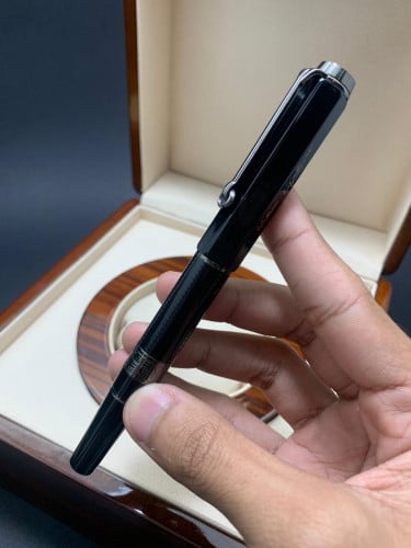 قلم مونت بلانك درجة أولى