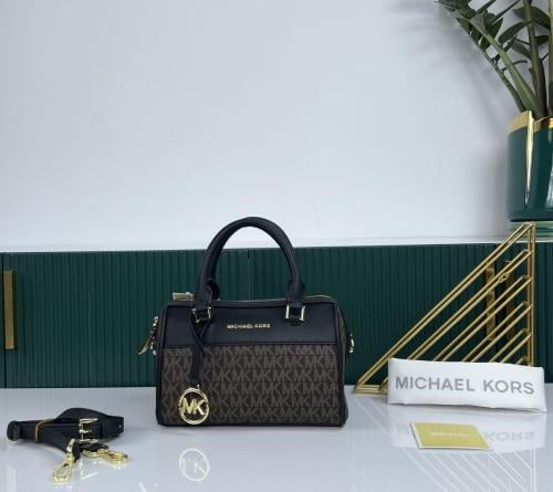 شنطة مايكل كورس