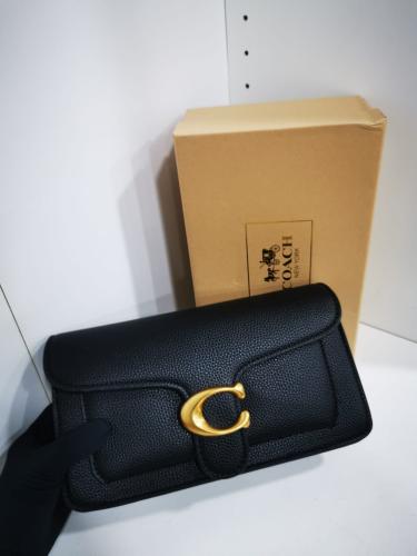 شنطة كوتش نسائية