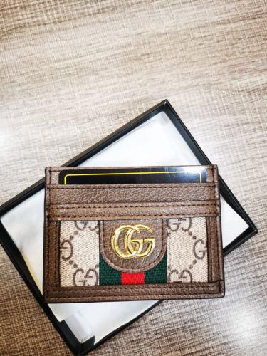 محفظة غوتشي درجة أولى