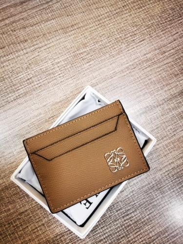 محفظة لويفي