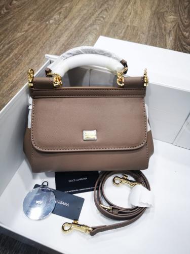 شنطة دولتشي آند غابانا