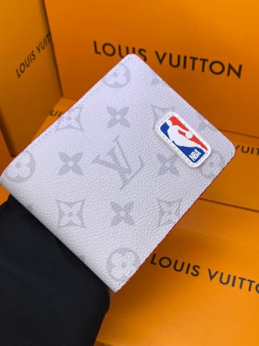 محفظة لويس فيتون درجة أولى