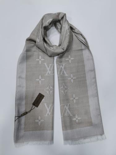 وشاح لويس فيتون