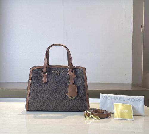 شنطة مايكل كورس