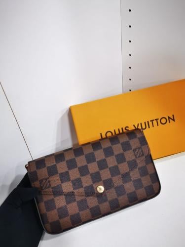 شنطة لويس فيتون