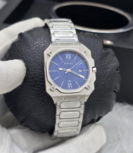 ساعة غوتشي G-flat