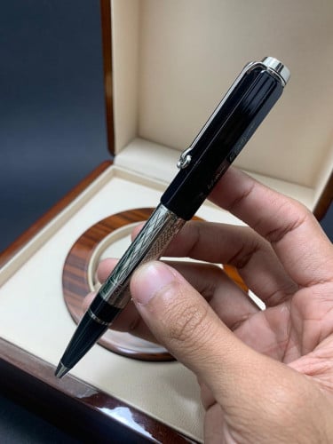 قلم مونت بلانك درجة أولى