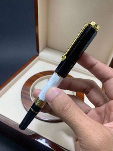 قلم مونت بلانك درجة أولى