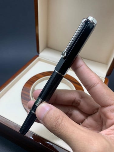 قلم مونت بلانك درجة أولى