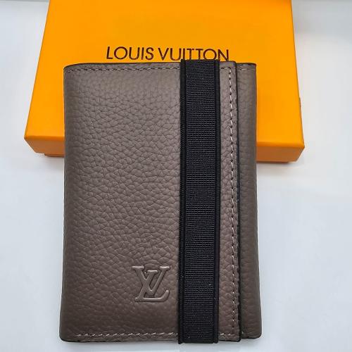 لويس فيتون بوك للجنسين