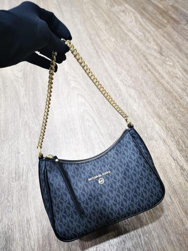 شنطة مايكل كورس