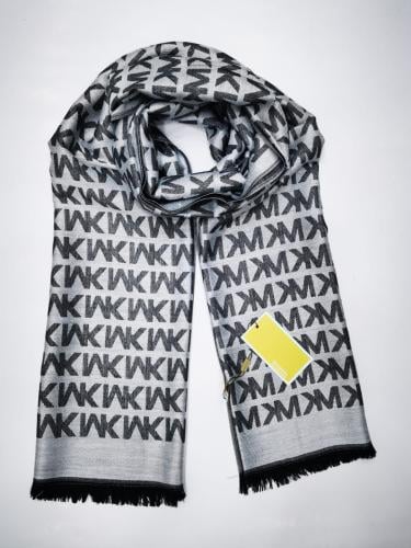 وشاح مايكل كورس