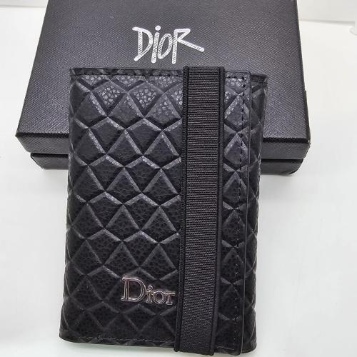 ديور بوك للجنسين