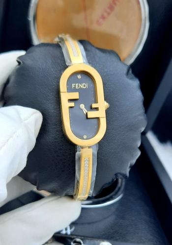 ساعة فندي نسائية درجة أولى