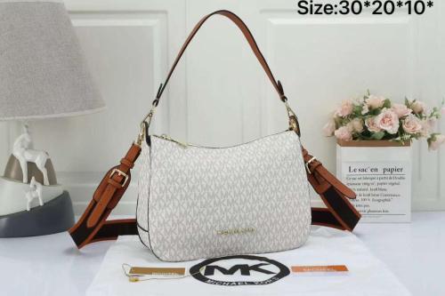 شنطة مايكل كورس