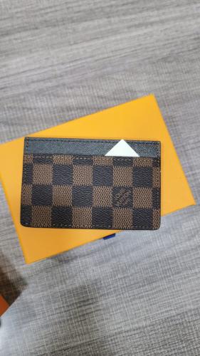 محفظة لويس فيتون