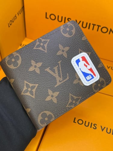 محفظة لويس فيتون درجة أولى