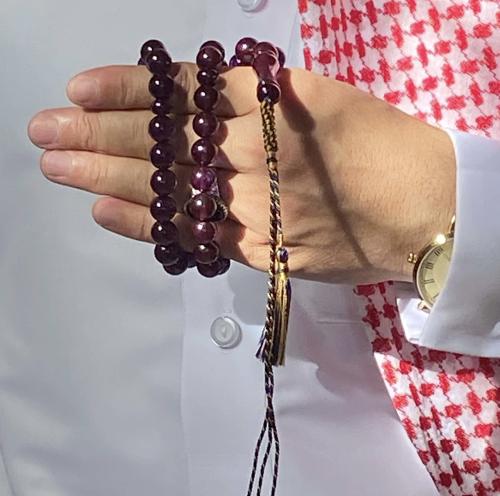 سبحة زعفراني لون عنابي غامق