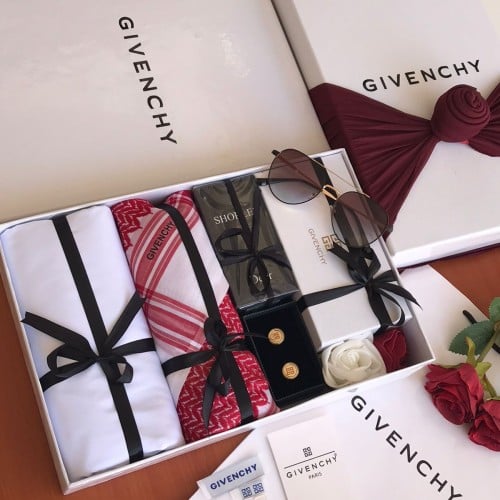 بوكس جيفنشي الجميل