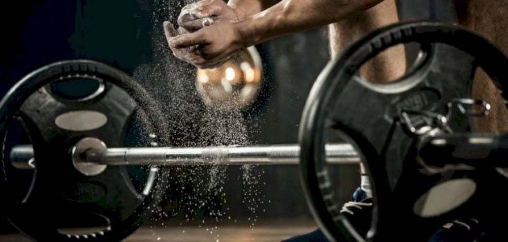 3 مكملات غذائية يمكن أن تفيد رافعي الأثقال المبتدئين
