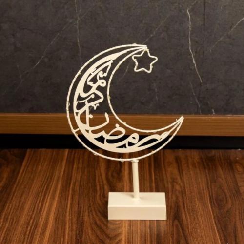 استاند رمضاني بشكل الهلال بعبارة ( رمضان كريم )مضئ...