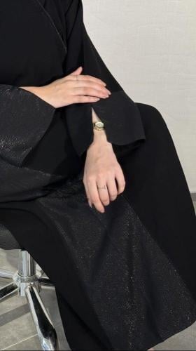 عبايه كم مفتوح لماع